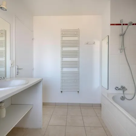 Proche De La Plage, Grande Maison Et Jardin Pour 12 La Turballe